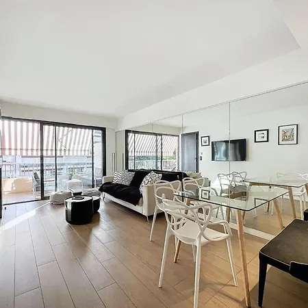 3p Between Croisette Beaches And Antibes Street Apartment Cannes